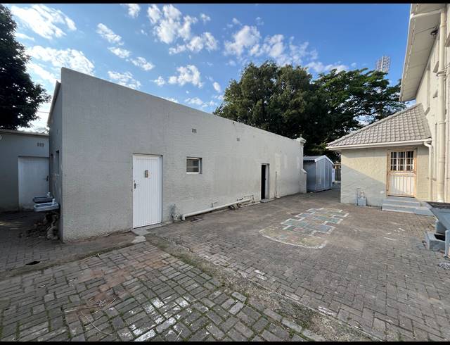 676M² OFFICE FOR SALE IN SOUTHERNWOOD